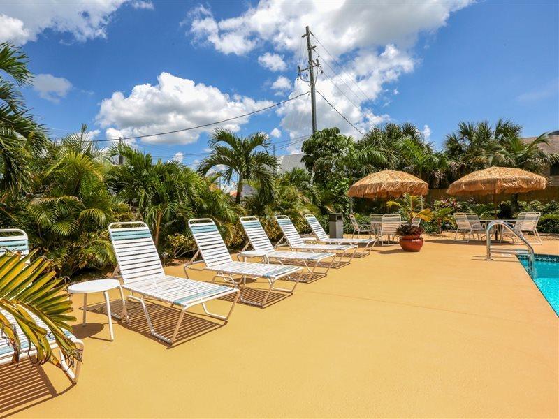Barefoot Beach Club St. Pete Beach Esterno foto