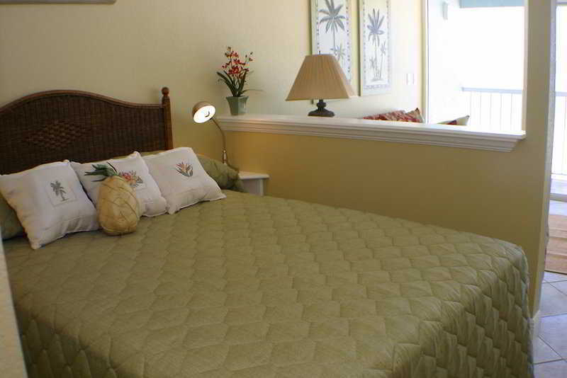 Barefoot Beach Club St. Pete Beach Esterno foto