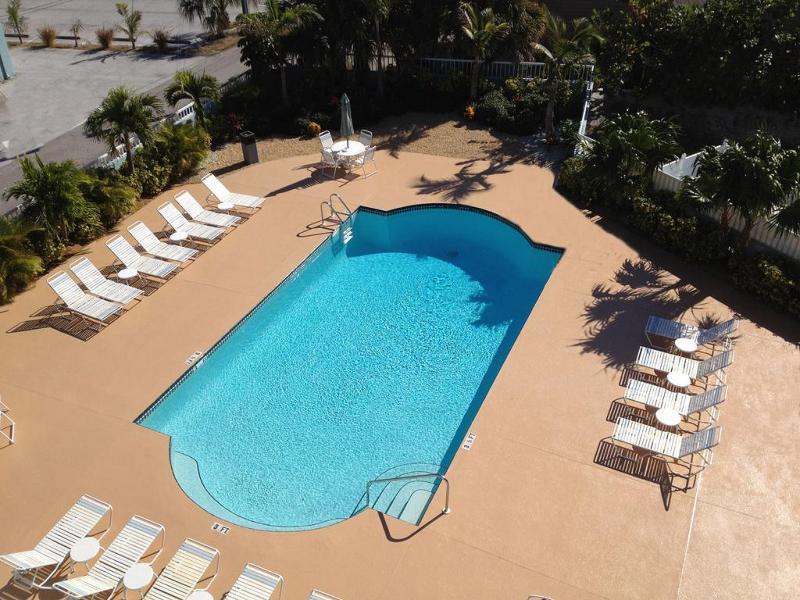 Barefoot Beach Club St. Pete Beach Esterno foto