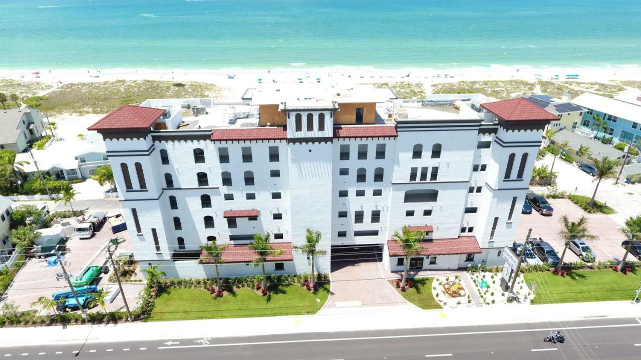 Barefoot Beach Club St. Pete Beach Esterno foto